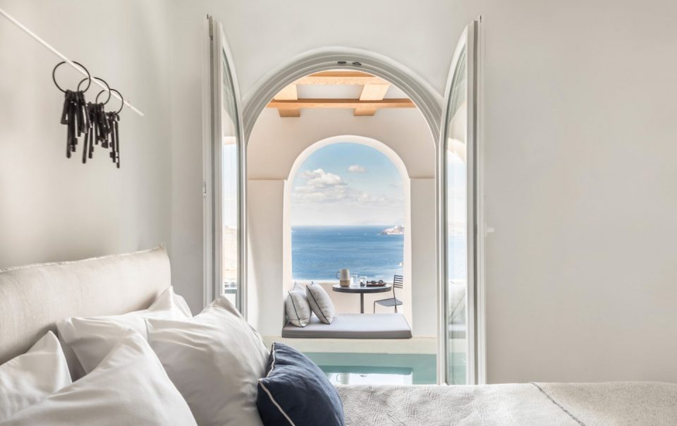 Porto Fira Suites Hotel in Santorini by Interior Design Laboratorium Yellowtrace 05