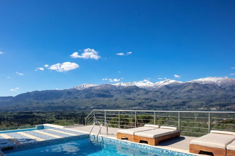 Agapi Luxury Villa Kaina Chania 04 pool white mountain